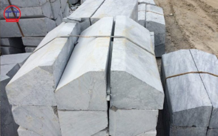 Đá bó vỉa ghi sáng