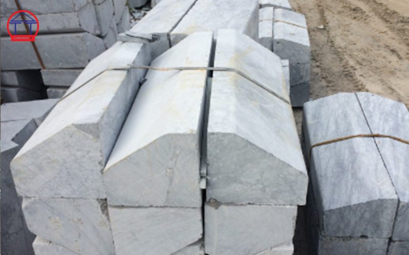 Đá bó vỉa ghi sáng