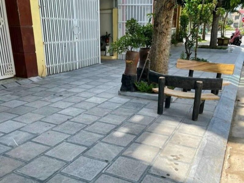 Đá lát vỉa hè dày 5cm bền chắc, chống trơn trượt, chịu lực cao