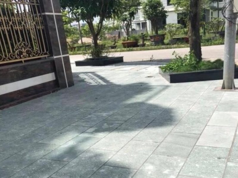 Đá lát vỉa hè dày 5cm bền chắc, chống trơn trượt, chịu lực cao